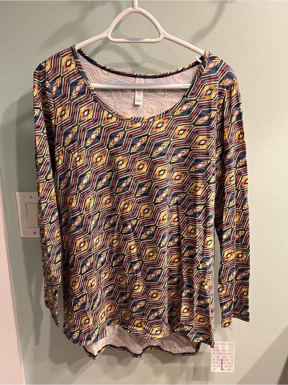 LuLaRoe Long Sleeve Lynnae Top
